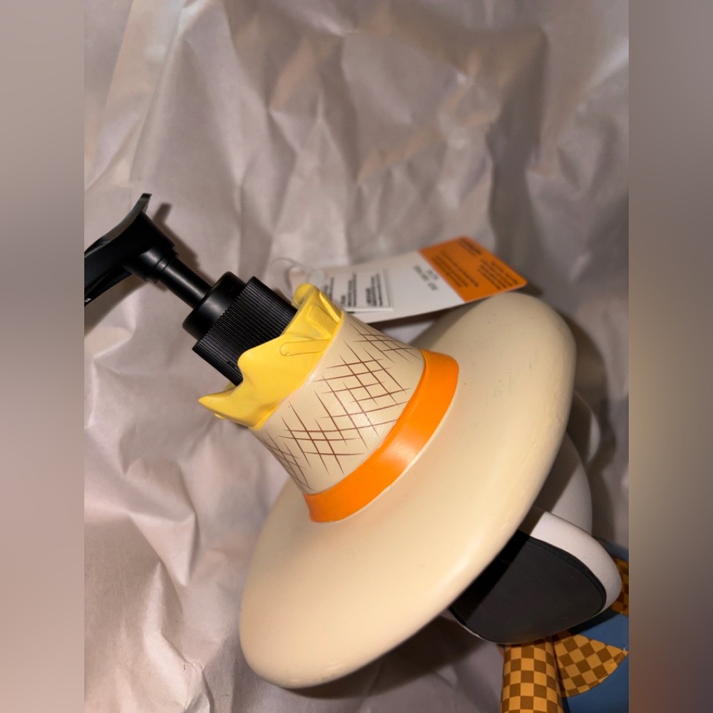 Snoopy Soap Pump, scarecrow fall NWT - Picture 7 of 9